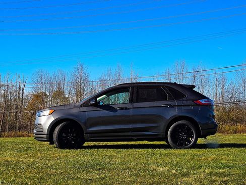Used 2022 Ford Edge SE w/ Black Appearance Package image 7