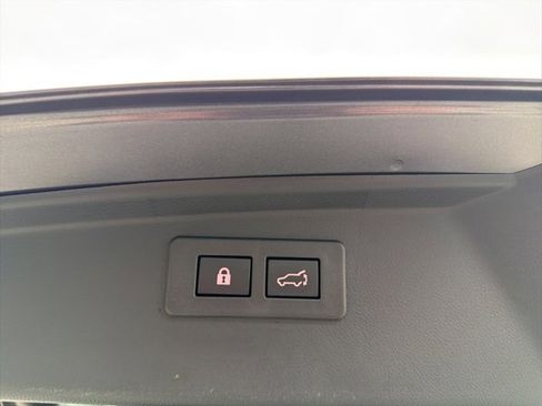 Used 2023 Subaru Outback Touring XT image 33