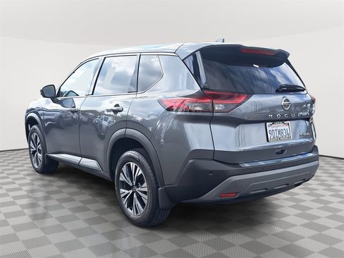 Used 2021 Nissan Rogue SV image 7