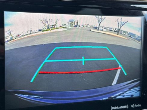 Used 2022 Toyota Highlander XLE image 25