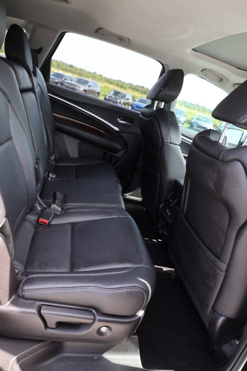 Used 2017 Acura MDX w/ Technology Package AWD/4WD image 16