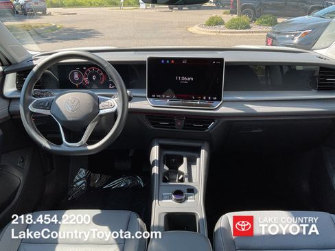 Used 2026 Volkswagen Tiguan SE AWD/4WD image 17