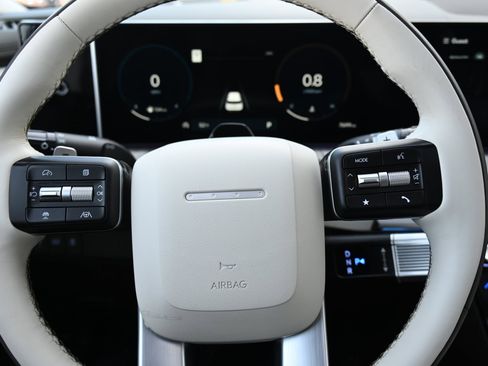 Used 2025 Hyundai Santa Fe Calligraphy image 13