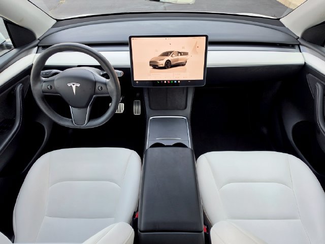 Used 2022 Tesla Model Y Performance AWD/4WD image 2