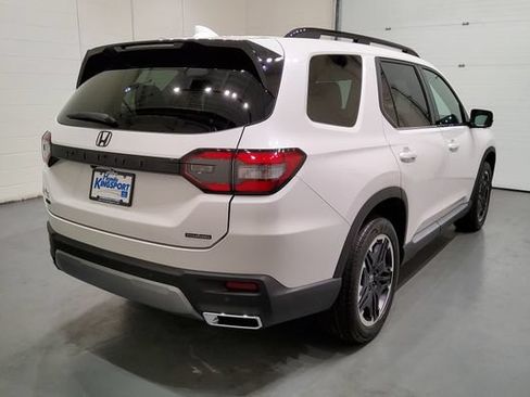 New 2026 Honda Pilot Touring image 8