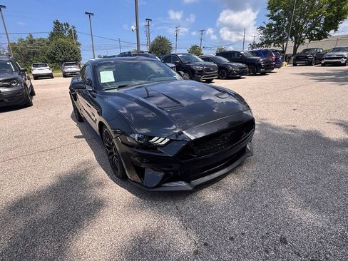 Used 2018 Ford Mustang GT RWD image 7