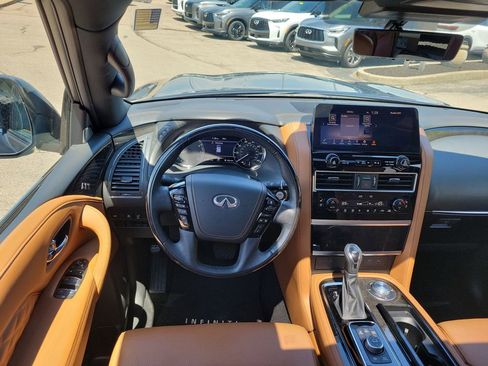 Used 2023 INFINITI QX80 Sensory w/ Cargo Package AWD/4WD image 12