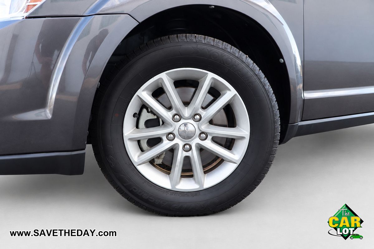 Used 2017 Dodge Journey SXT FWD image 3