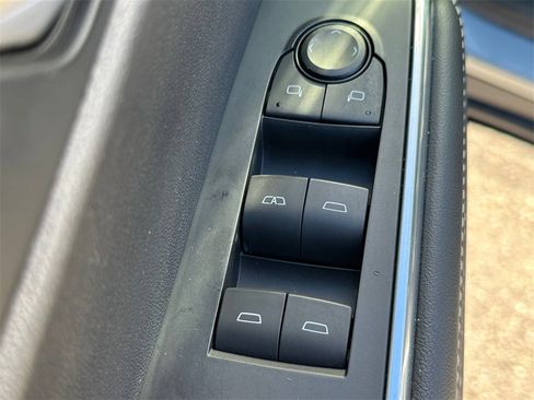 Used 2024 GMC Acadia Elevation image 22