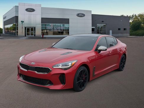 Used 2018 Kia Stinger GT2 image 5