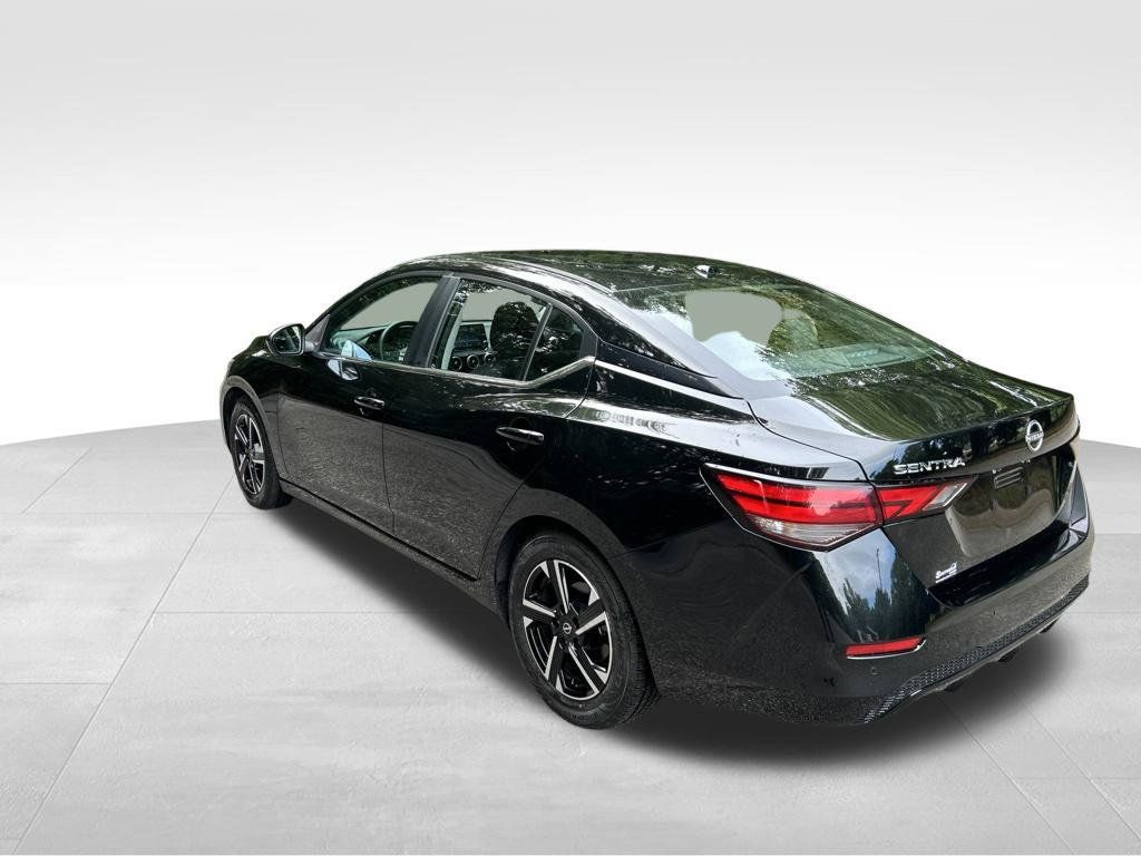 Used 2024 Nissan Sentra SV FWD image 3