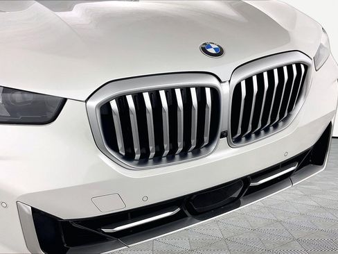 Certified 2024 BMW X5 xDrive40i w/ Parking Assistance Package AWD/4WD image 28