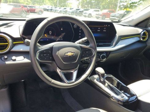 Certified 2024 Chevrolet Trax LT w/ Driver Confidence Package FWD image 6