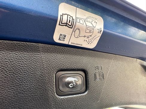 Used 2020 Ford Edge SEL w/ Convenience Package image 29