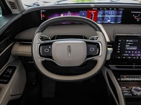 Used 2024 Lincoln Nautilus Reserve image 30