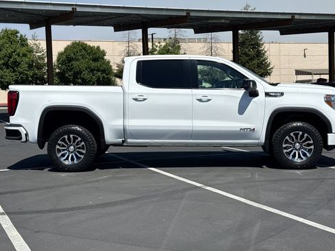 Used 2021 GMC Sierra 1500 AT4 w/ Off-Road Performance Package AWD/4WD image 10