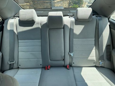 Used 2016 Toyota Camry LE FWD image 32