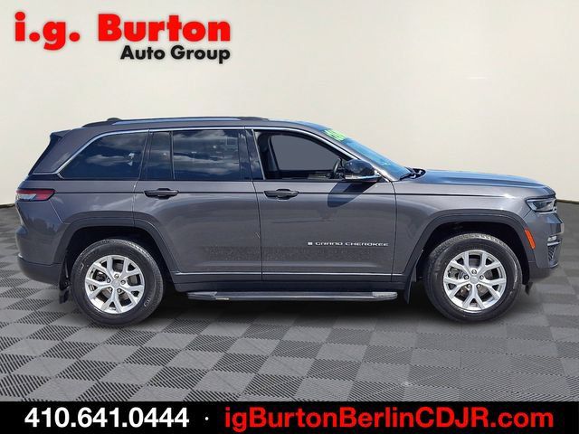 Used 2023 Jeep Grand Cherokee Limited AWD/4WD image 7