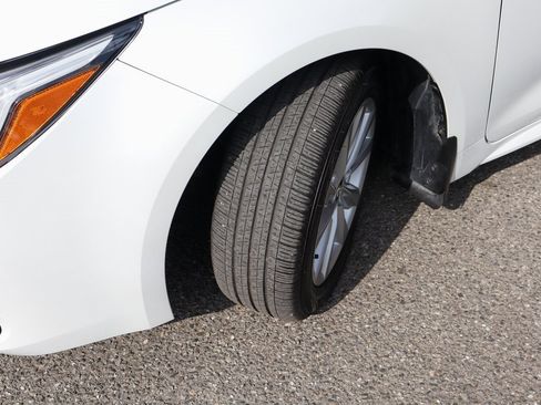 Used 2025 Toyota Corolla SE image 46