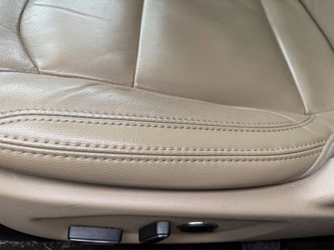 Used 2017 Ford Explorer XLT w/ Equipment Group 202A image 14