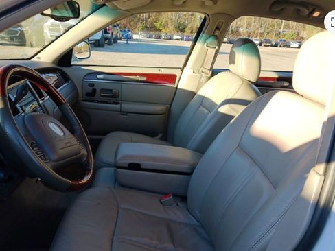 Used 2004 Lincoln Town Car Ultimate image 5