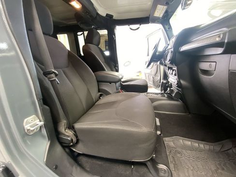 Used 2014 Jeep Wrangler Unlimited Sport AWD/4WD image 36