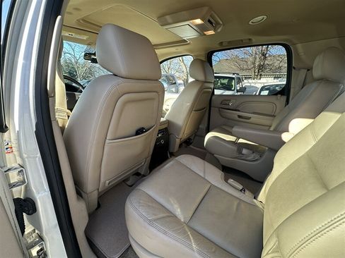 Used 2014 Cadillac Escalade ESV Premium AWD/4WD image 29