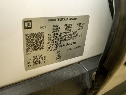 Used 2023 GMC Yukon Denali w/ Denali Reserve Package image 26