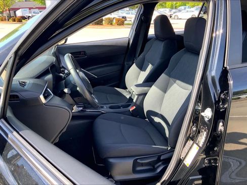 Used 2024 Toyota Corolla Cross LE FWD image 8