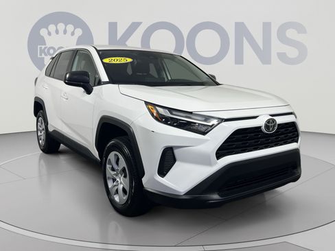 Used 2025 Toyota RAV4 LE FWD image 10