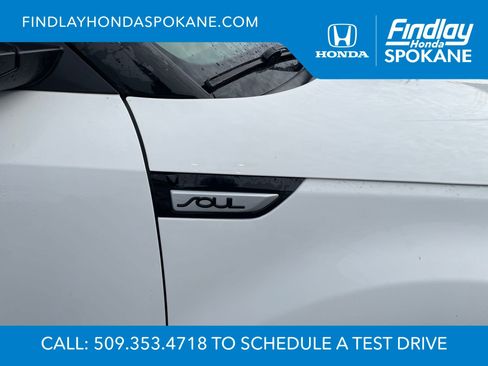 Used 2016 Kia Soul + image 5