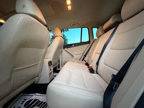 Used 2012 Volkswagen Tiguan SE image 15