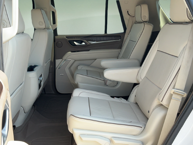 Used 2022 GMC Yukon Denali RWD image 17