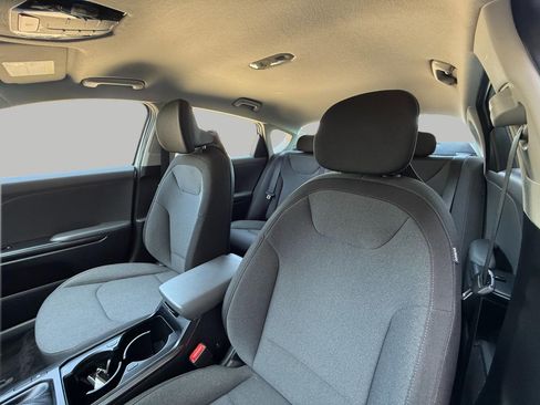 Used 2025 Kia K4 FWD image 37