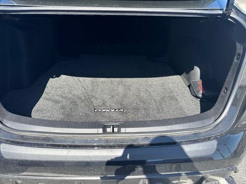 Used 2023 Toyota Corolla SE w/ Carpet Mat Package (TMS) FWD image 10