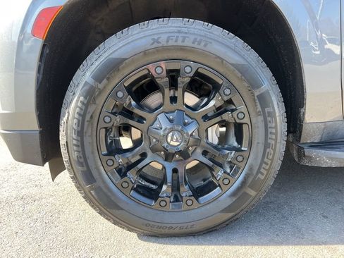 Used 2021 Chevrolet Tahoe Premier w/ Premium Package AWD/4WD image 32