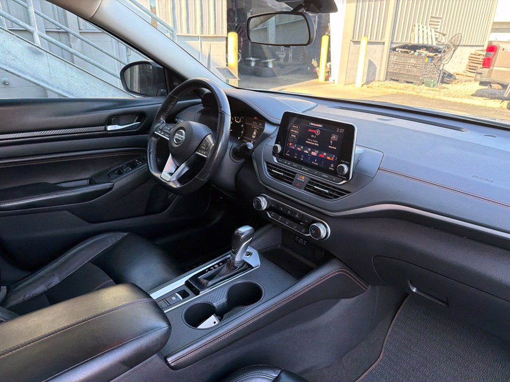 Used 2022 Nissan Altima 2.5 SR w/ Midnight Edition Package AWD/4WD image 30