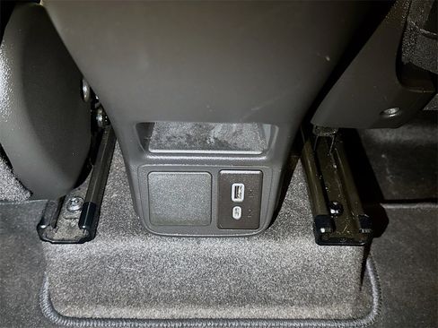 Used 2023 Buick Encore GX Select w/ Sport Touring Package image 22