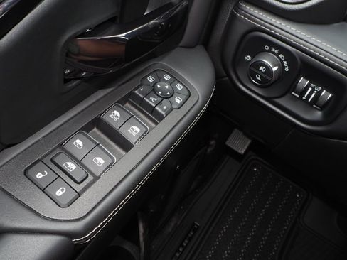 New 2025 RAM 2500 Limited image 31