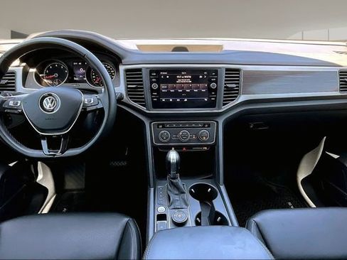 Used 2019 Volkswagen Atlas SE w/ Towing Package image 7