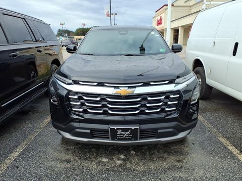 New 2026 Chevrolet Equinox LT w/ Convenience Package II image 2