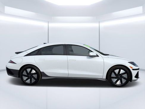 Used 2024 Hyundai Ioniq 6 SE AWD/4WD image 2