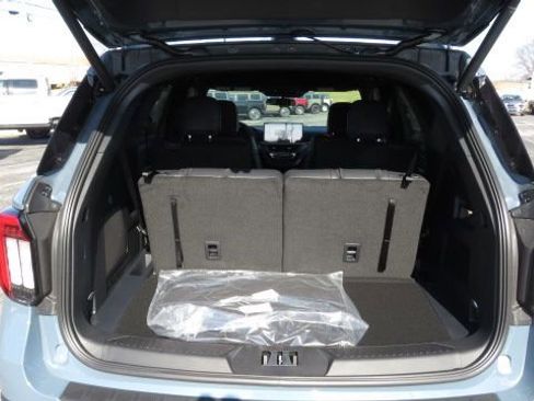 New 2026 Ford Explorer ST-Line image 32