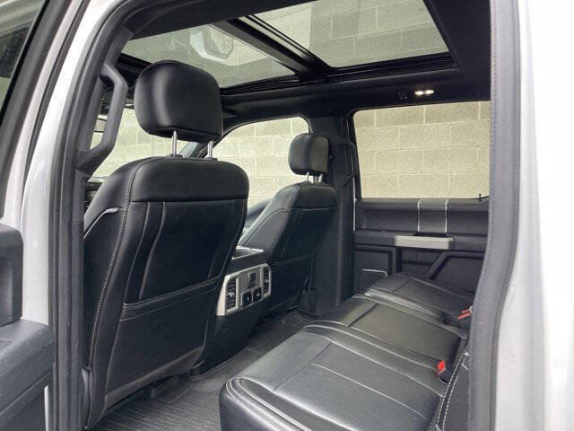 Used 2018 Ford F150 Lariat w/ Equipment Group 502A Luxury AWD/4WD image 15