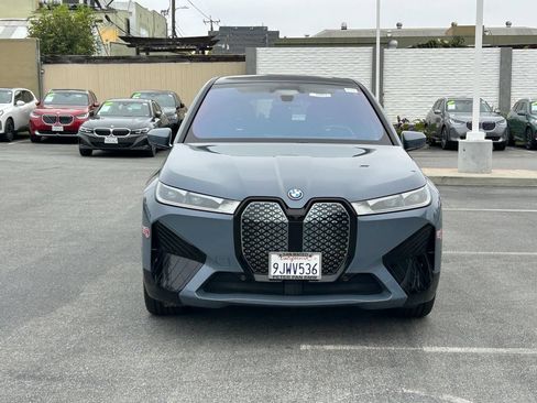 Used 2024 BMW iX xDrive50 w/ Sport Package AWD/4WD image 8