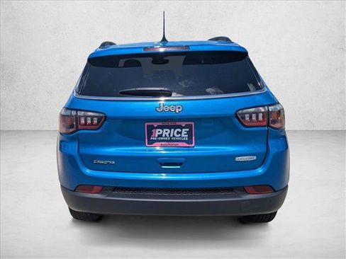 Used 2024 Jeep Compass Latitude AWD/4WD image 6