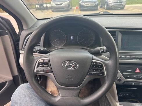 Used 2018 Hyundai Elantra SEL FWD image 8