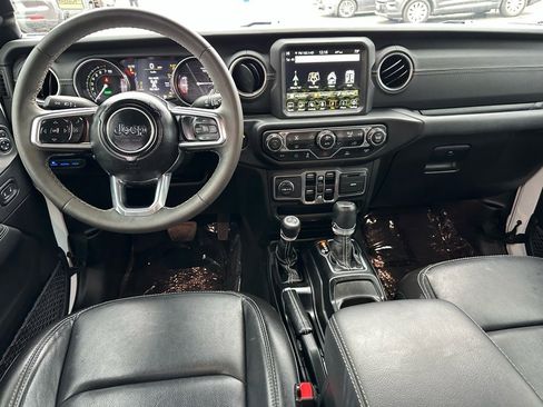 Used 2023 Jeep Wrangler Unlimited Sahara image 4