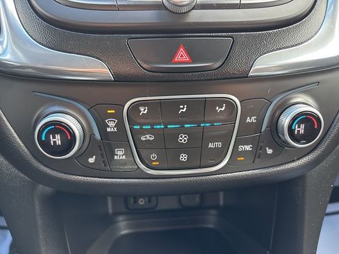 Used 2018 Chevrolet Equinox LT w/ Sun & Infotainment Package image 30