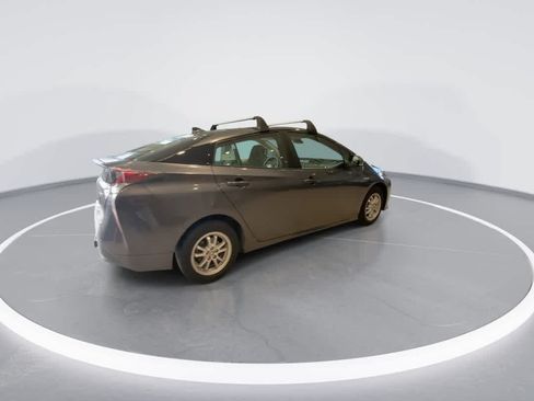 Used 2018 Toyota Prius One w/ Carpet Mat Package FWD image 8